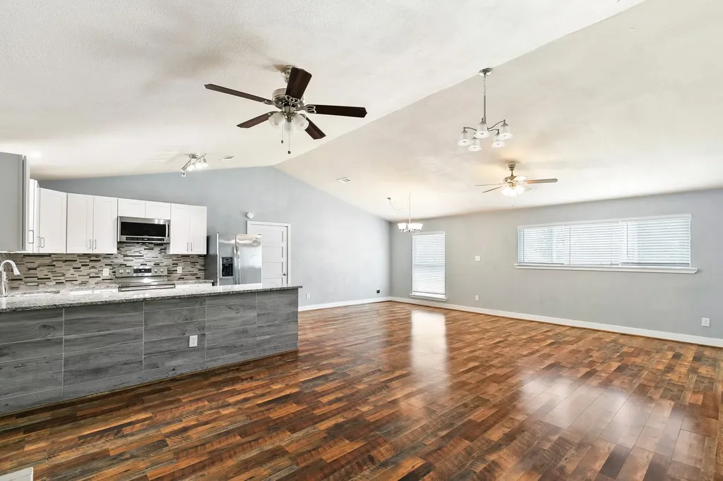 909 N Dove Road Grapevine TX 76051