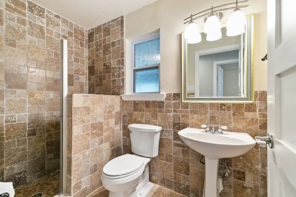 909 N Dove Road Grapevine TX 76051