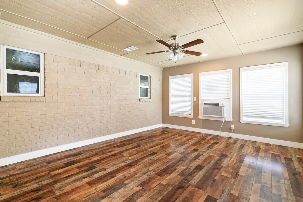 909 N Dove Road Grapevine TX 76051