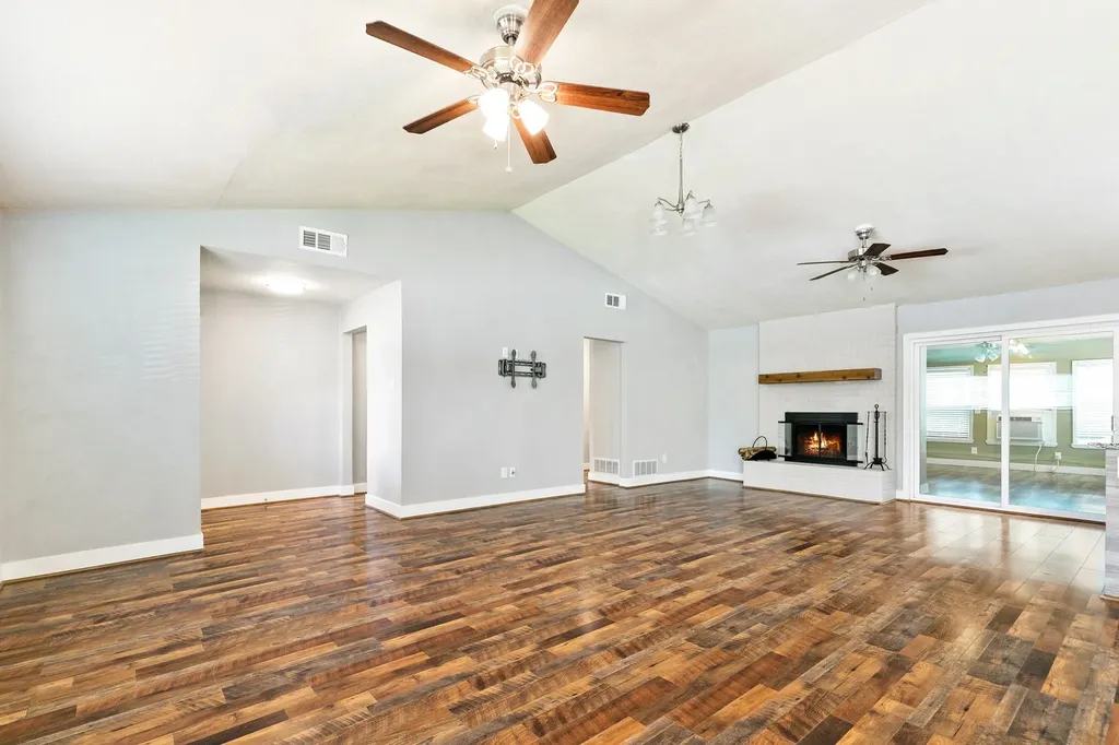 909 N Dove Road Grapevine TX 76051