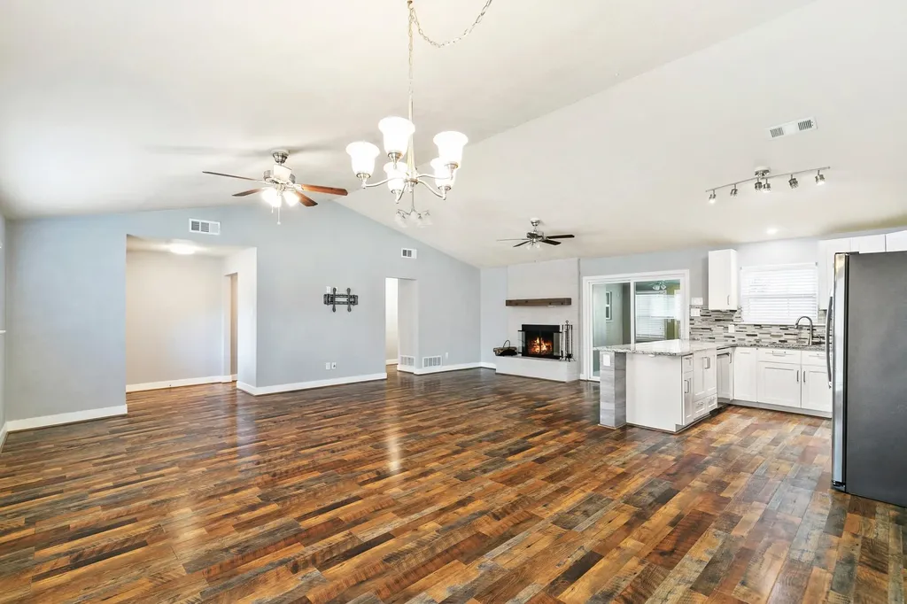 909 N Dove Road Grapevine TX 76051