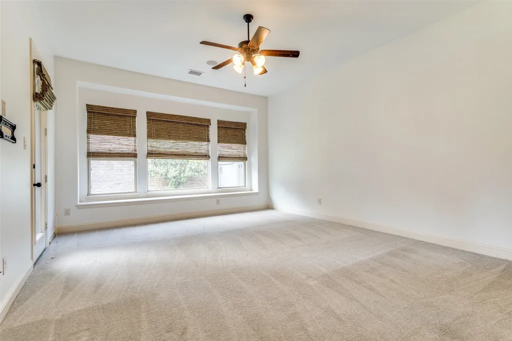 1436 Foster Street Lantana TX 76226