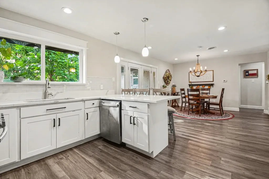 9324 Clearwater Drive Dallas TX 75243