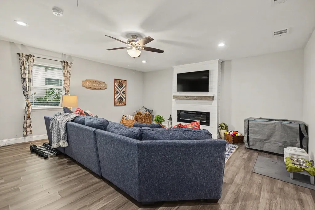 9324 Clearwater Drive Dallas TX 75243