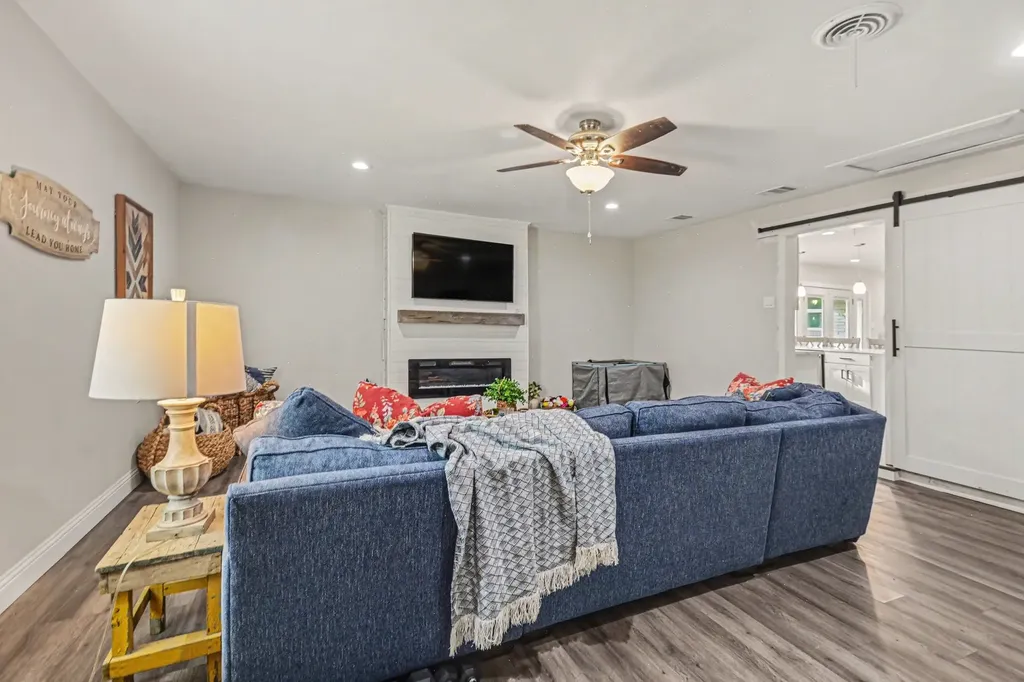 9324 Clearwater Drive Dallas TX 75243