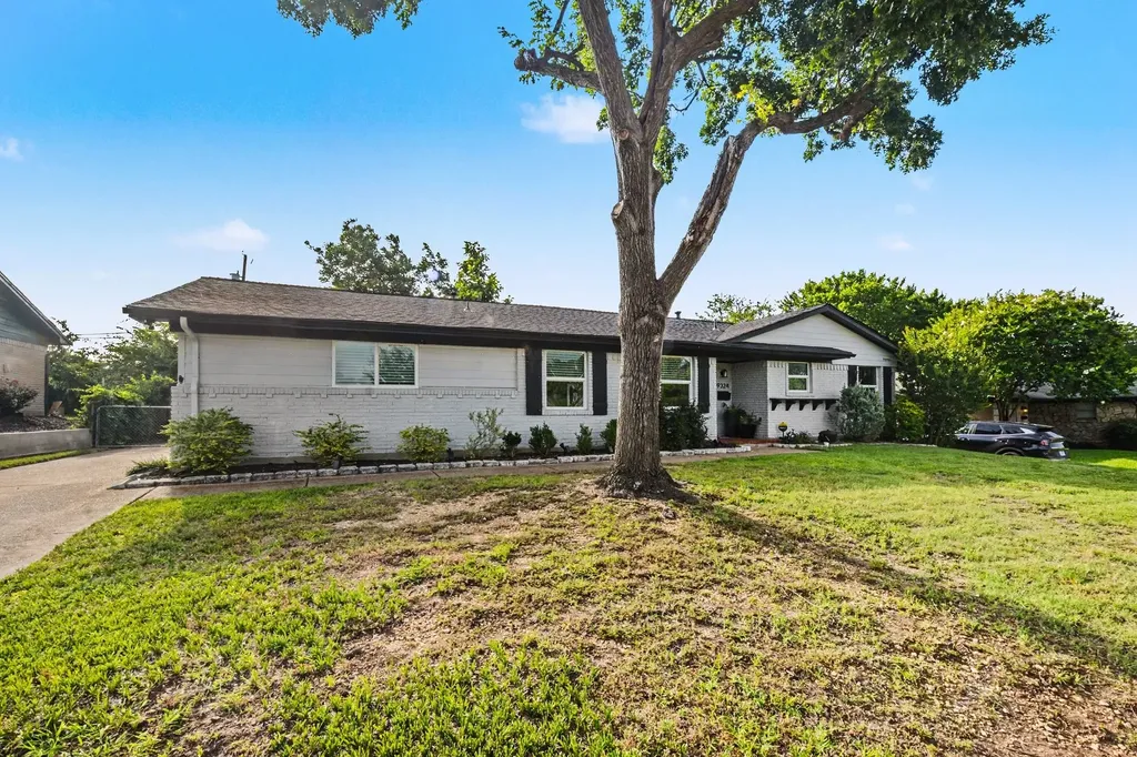 9324 Clearwater Drive Dallas TX 75243