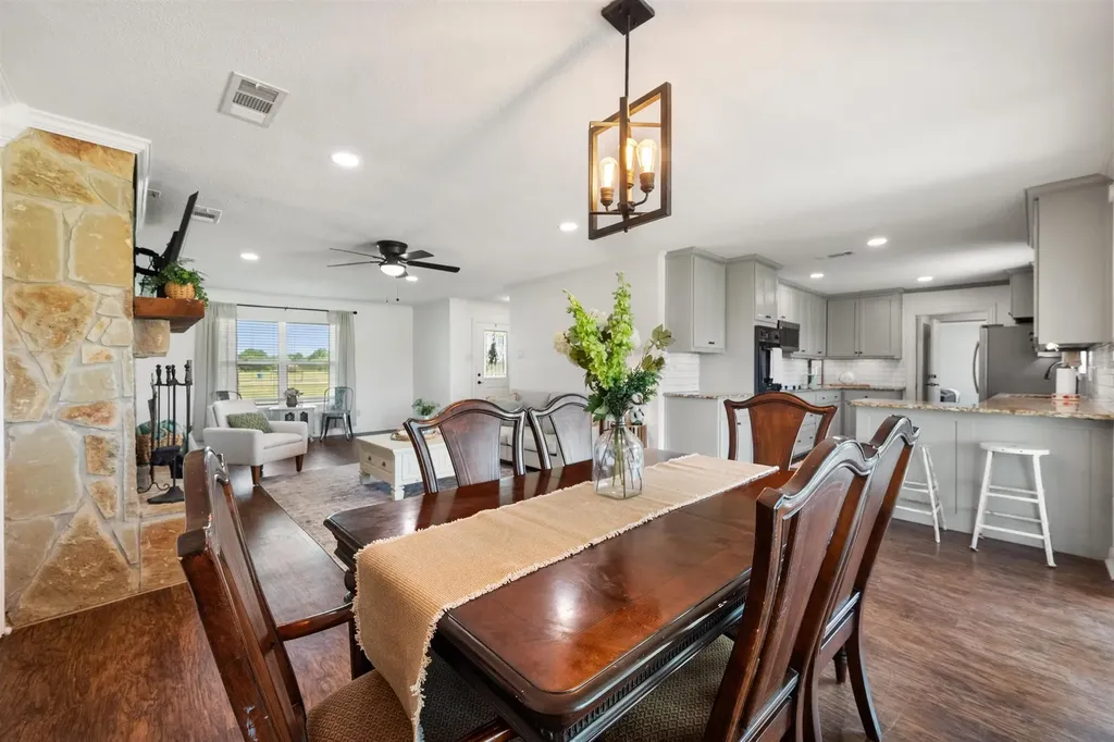2003 Hamilton Lane Corsicana TX 75109