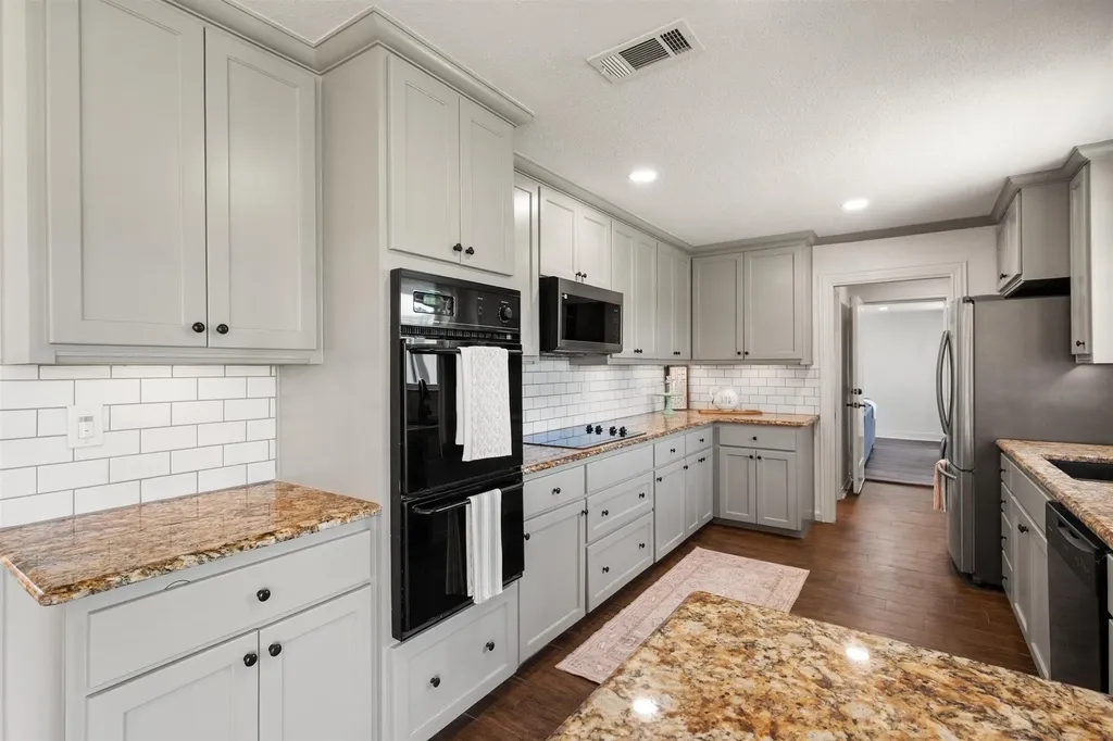 2003 Hamilton Lane Corsicana TX 75109