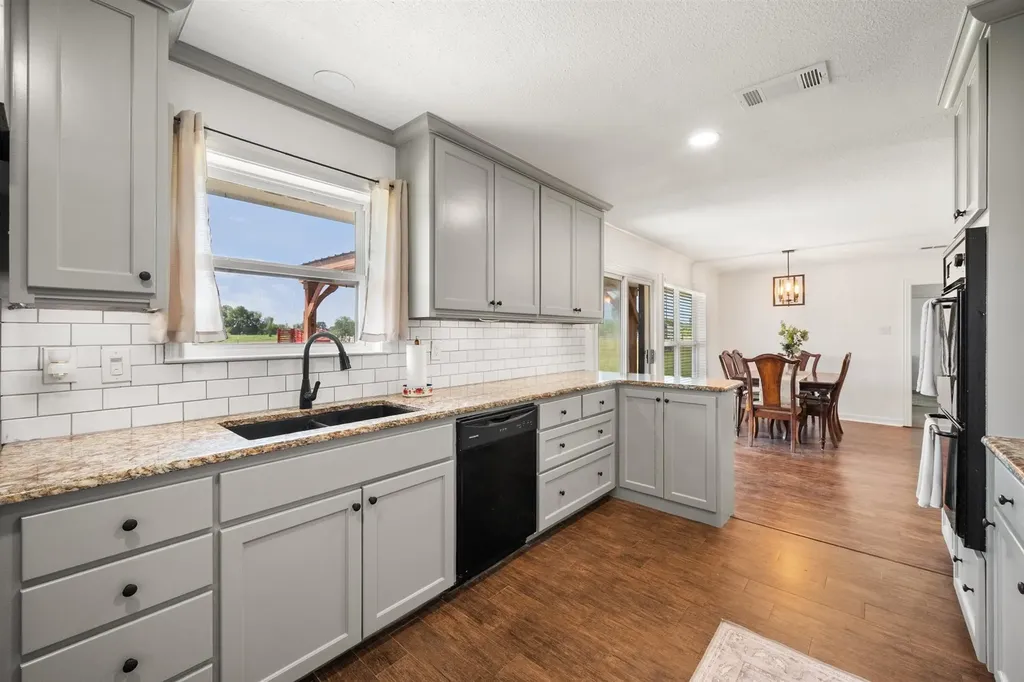 2003 Hamilton Lane Corsicana TX 75109