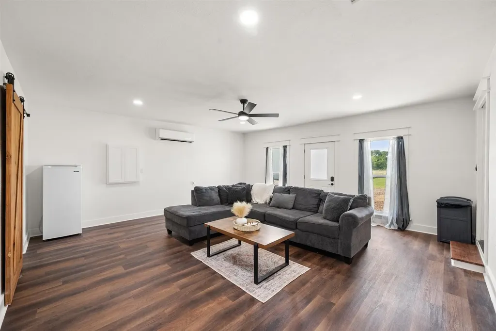 2003 Hamilton Lane Corsicana TX 75109