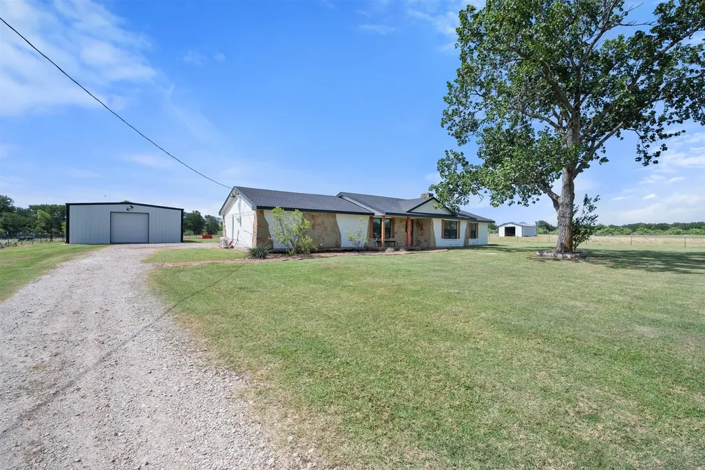 2003 Hamilton Lane Corsicana TX 75109