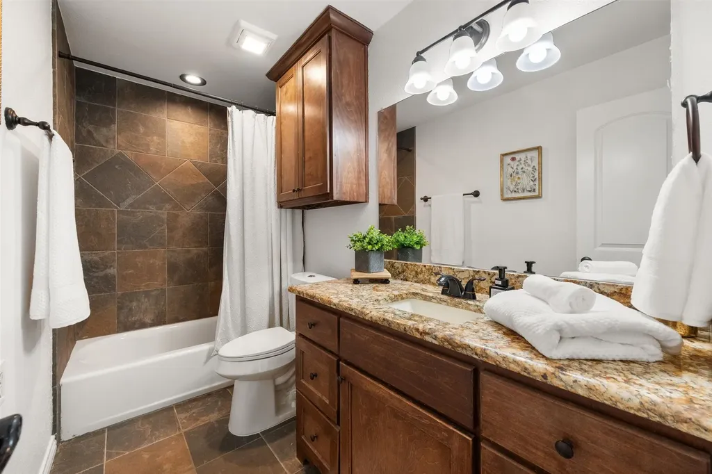 2003 Hamilton Lane Corsicana TX 75109