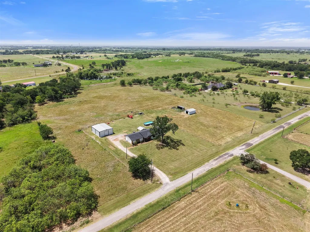 2003 Hamilton Lane Corsicana TX 75109