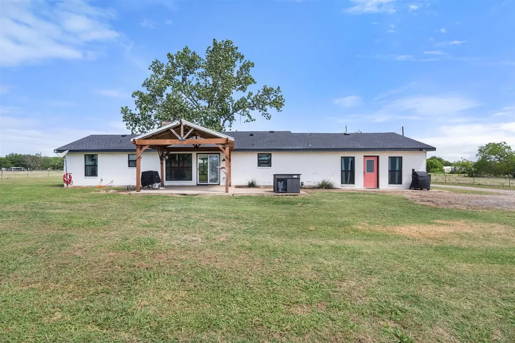 2003 Hamilton Lane Corsicana TX 75109