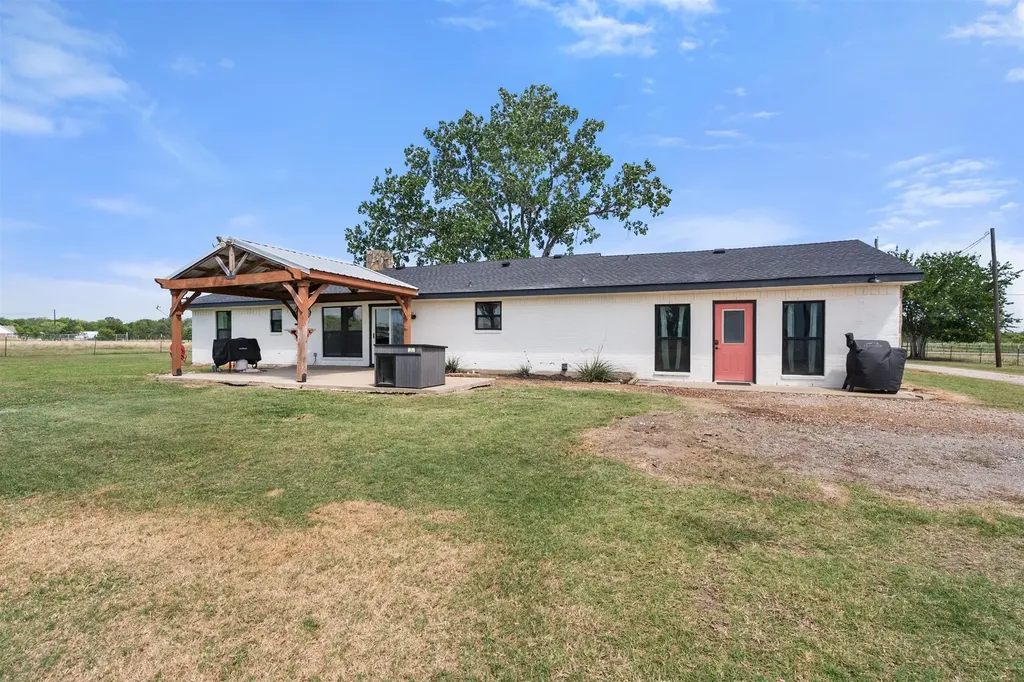 2003 Hamilton Lane Corsicana TX 75109