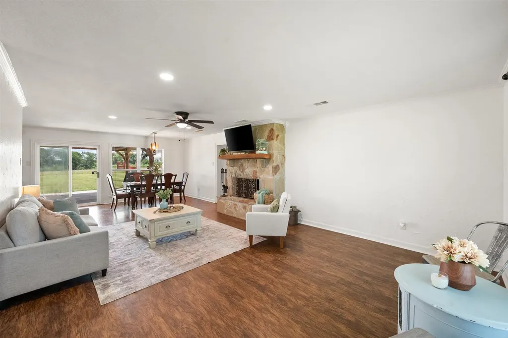 2003 Hamilton Lane Corsicana TX 75109