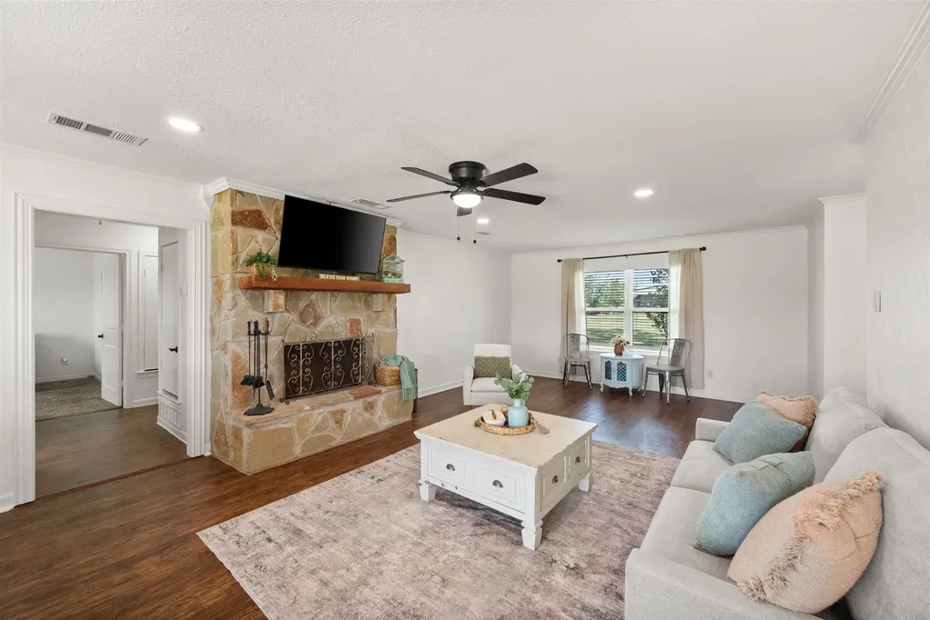 2003 Hamilton Lane Corsicana TX 75109
