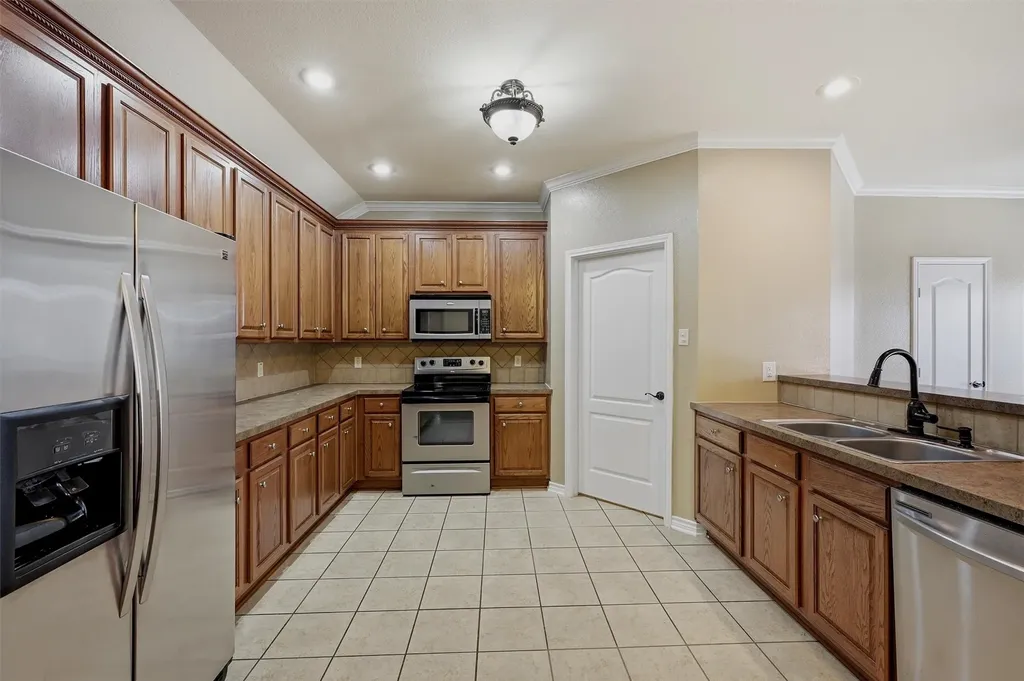 2704 Rex Cruse Drive Sherman TX 75092