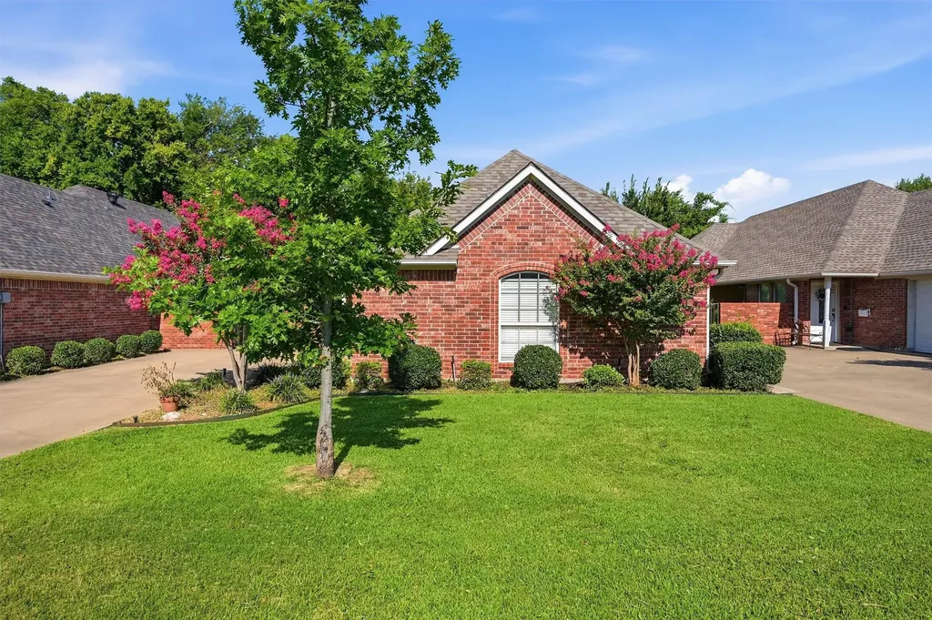 2704 Rex Cruse Drive Sherman TX 75092
