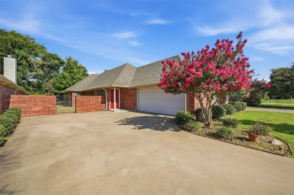 2704 Rex Cruse Drive Sherman TX 75092