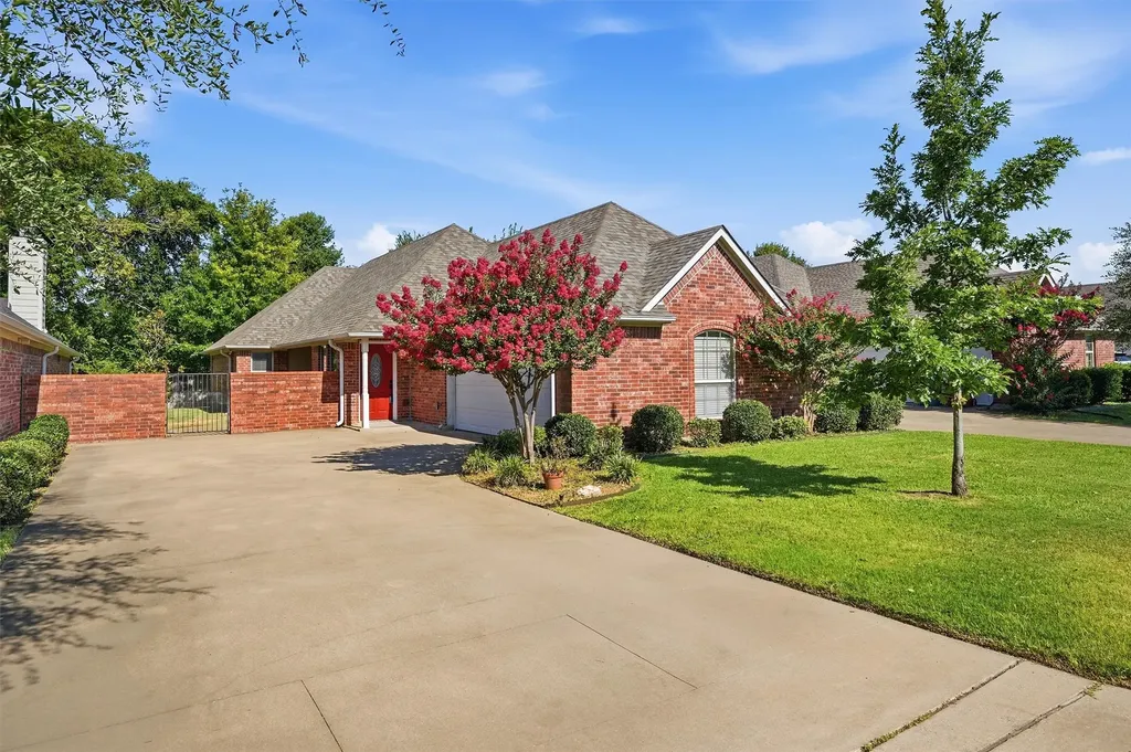 2704 Rex Cruse Drive Sherman TX 75092