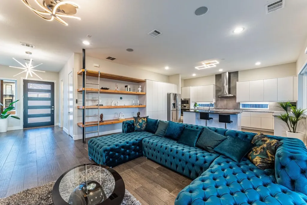 4013 Ivanhoe Lane Dallas TX 75212