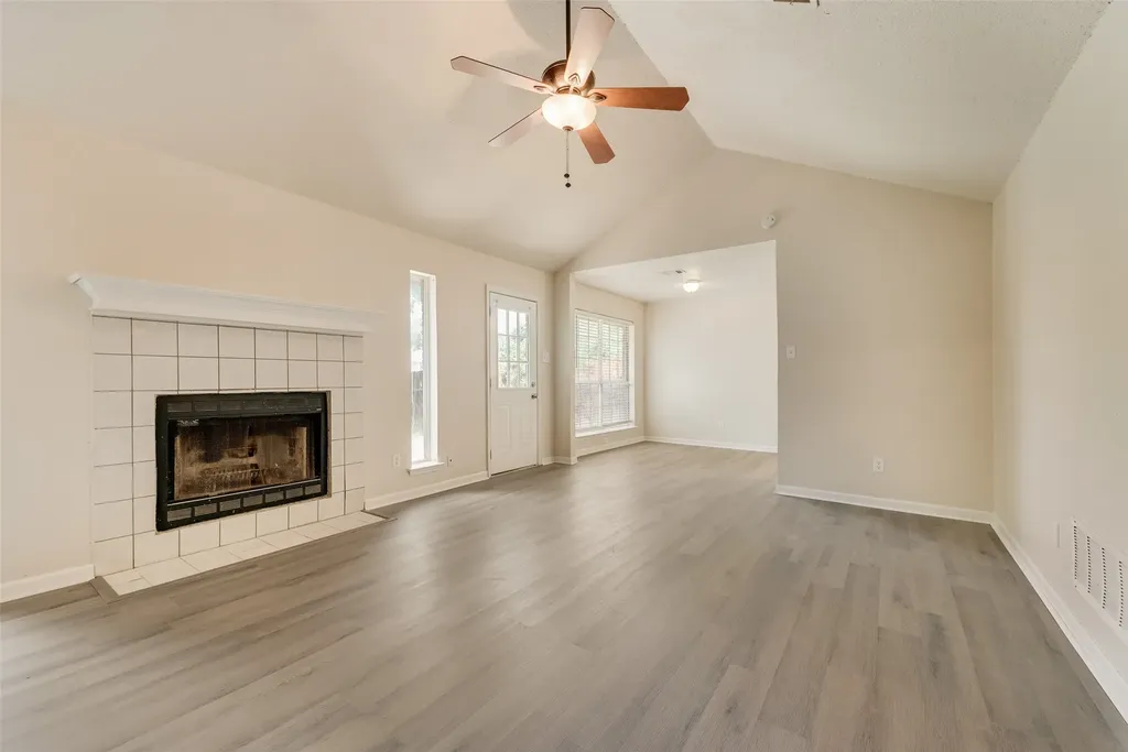 220 Hollywood Drive Glenn Heights TX 75154