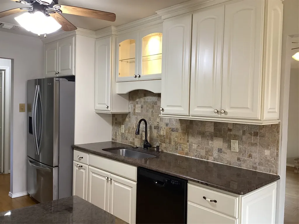 2841 Southridge Drive Grapevine TX 76051