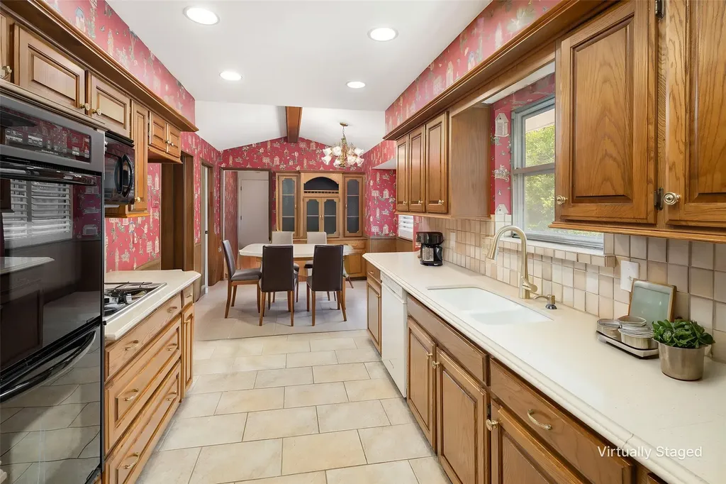 9329 Seagrove Drive Dallas TX 75243