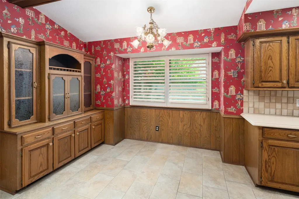 9329 Seagrove Drive Dallas TX 75243