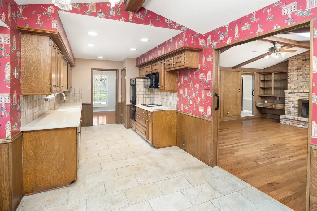 9329 Seagrove Drive Dallas TX 75243