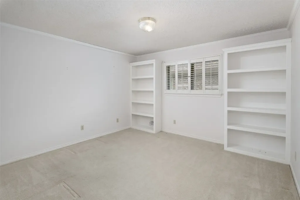 9329 Seagrove Drive Dallas TX 75243