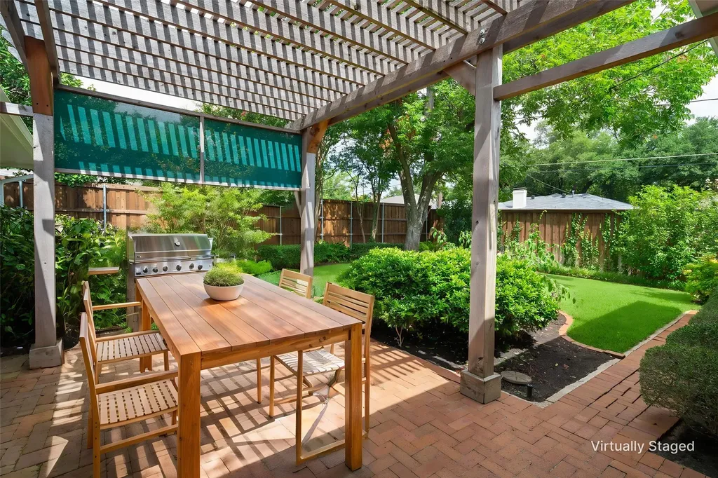 9329 Seagrove Drive Dallas TX 75243