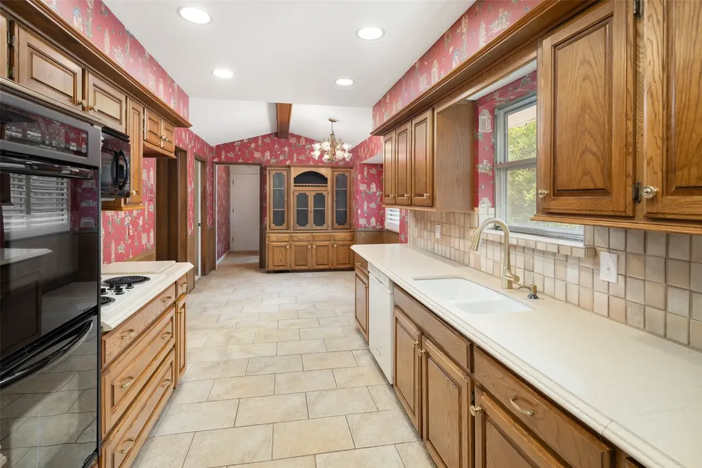 9329 Seagrove Drive Dallas TX 75243