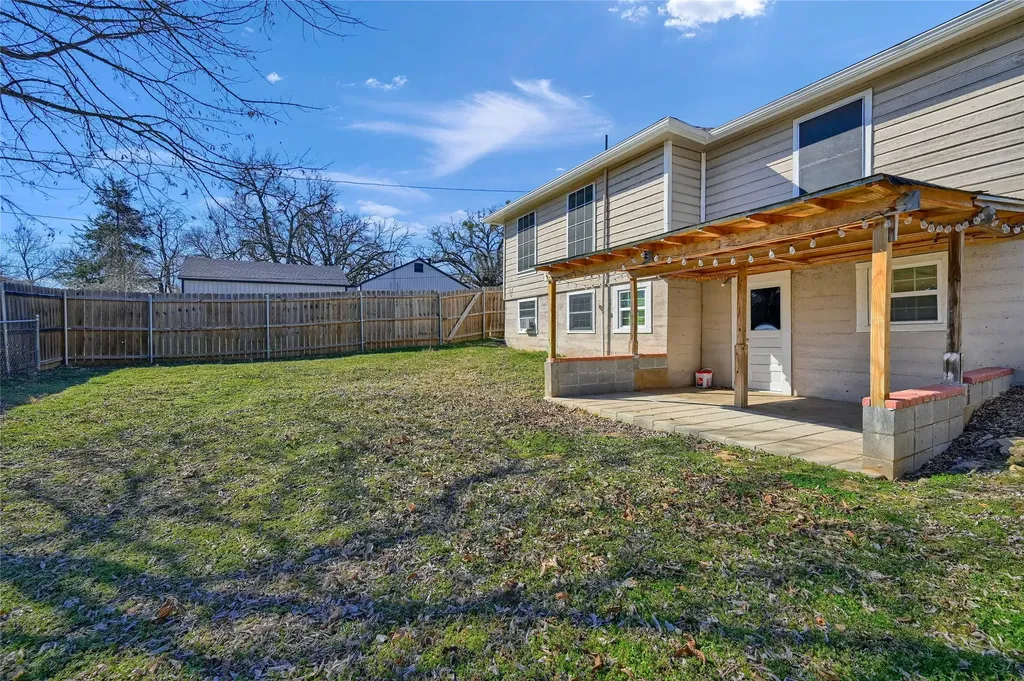 1624 S Fannin Avenue Denison TX 75020