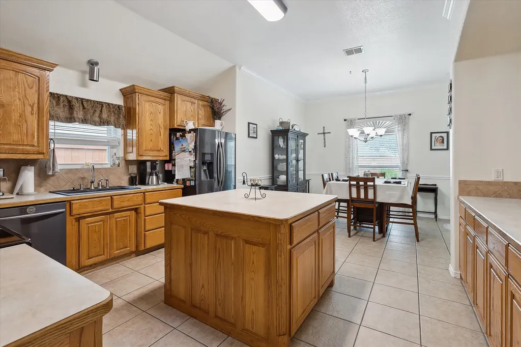 568 Willowview Drive Saginaw TX 76179