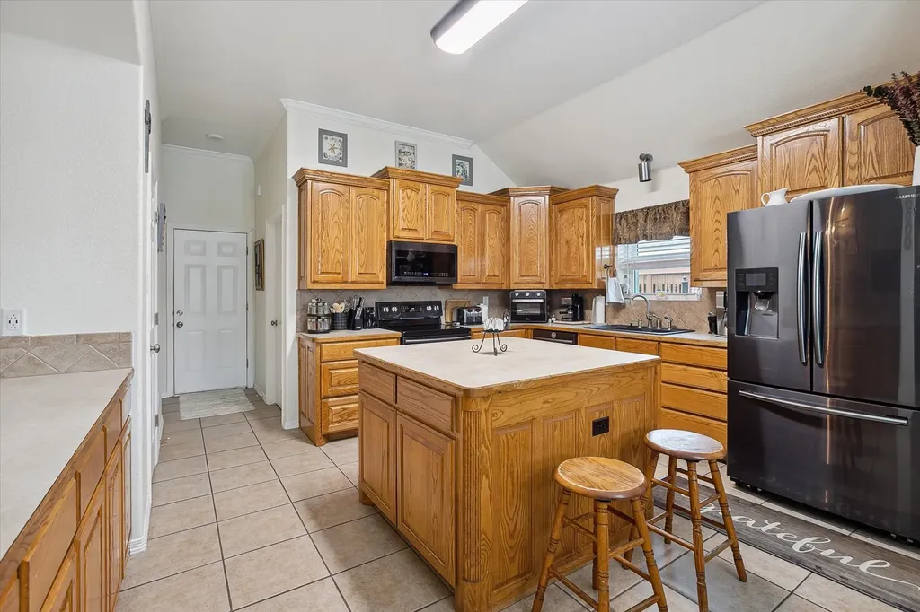 568 Willowview Drive Saginaw TX 76179