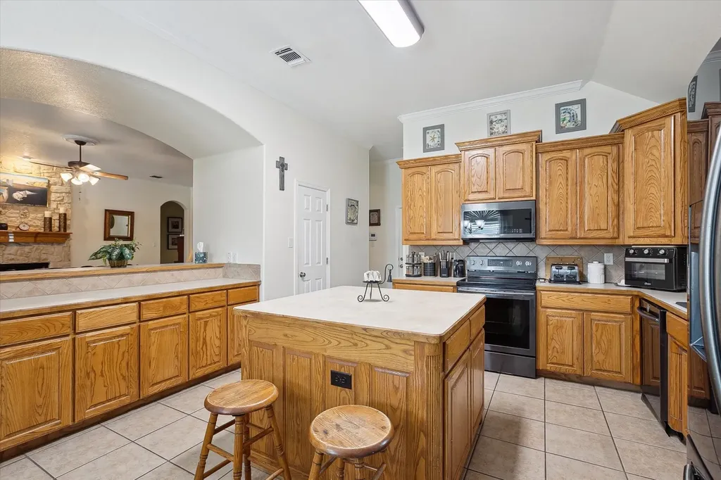 568 Willowview Drive Saginaw TX 76179