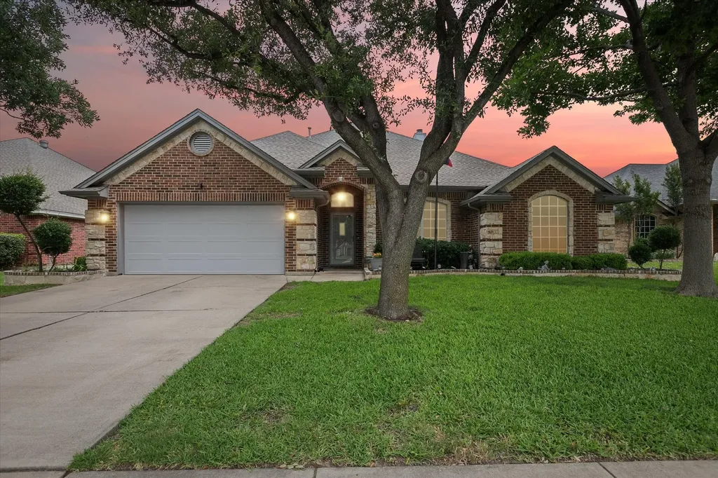 568 Willowview Drive Saginaw TX 76179