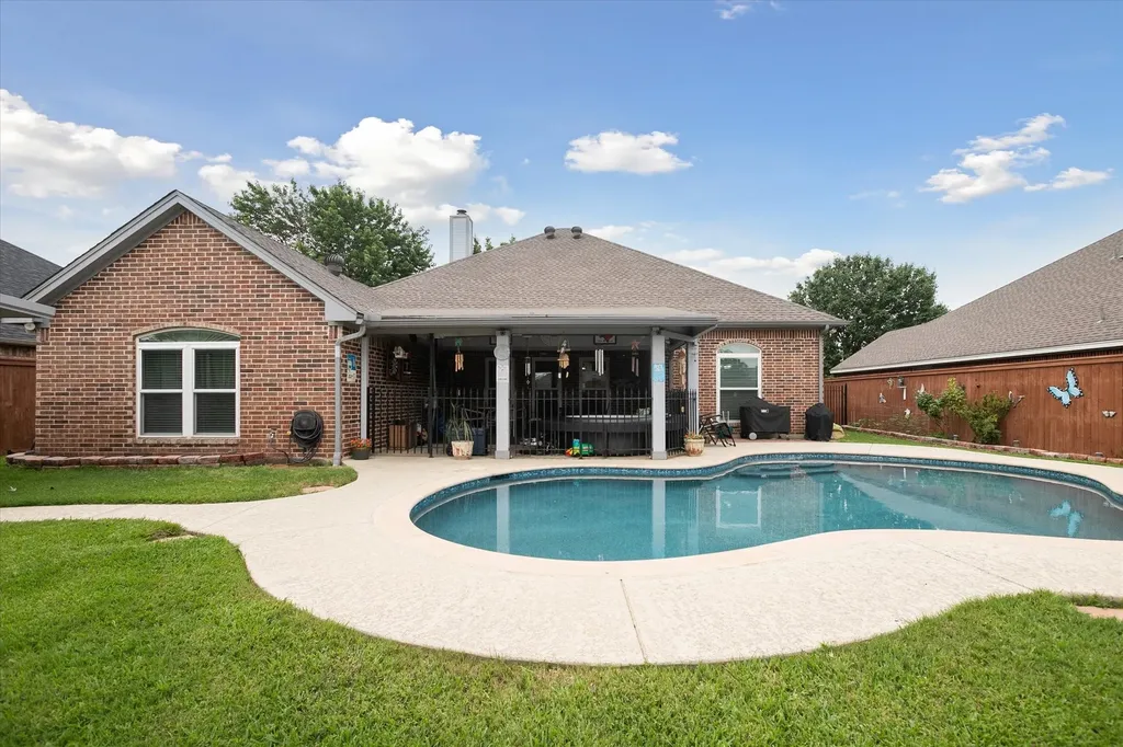 568 Willowview Drive Saginaw TX 76179