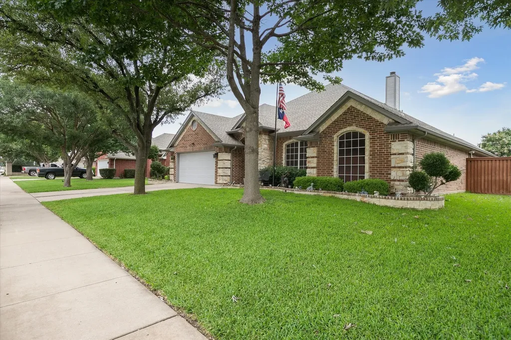 568 Willowview Drive Saginaw TX 76179