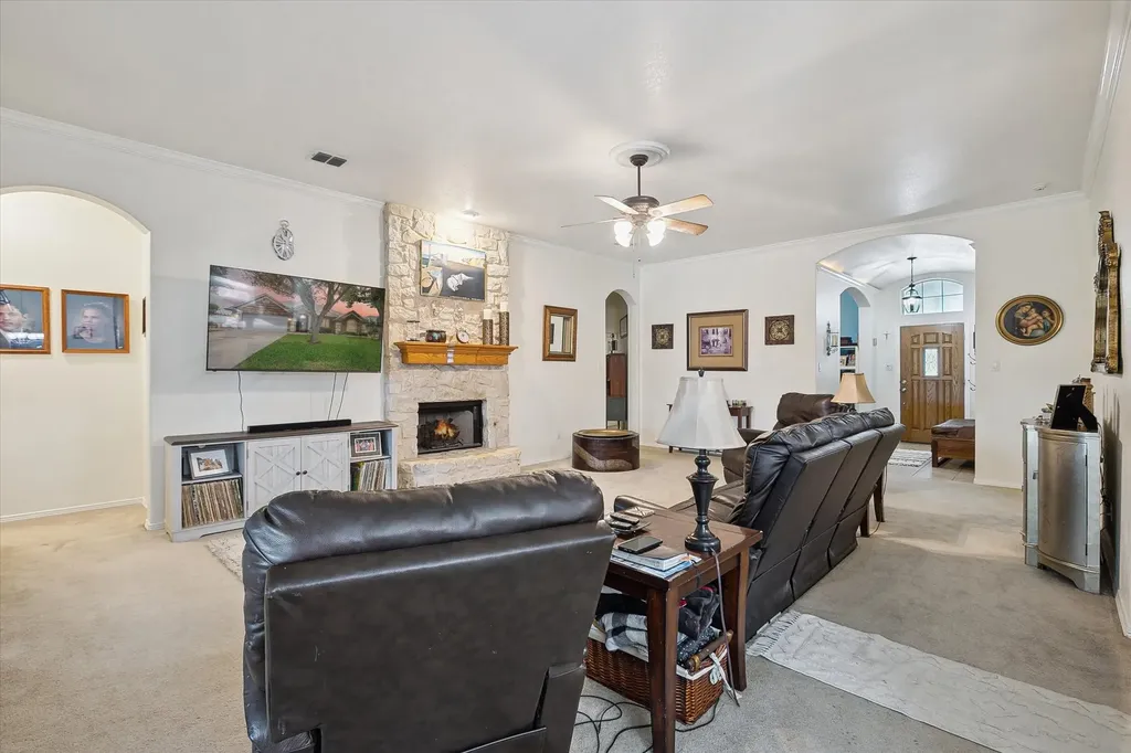 568 Willowview Drive Saginaw TX 76179