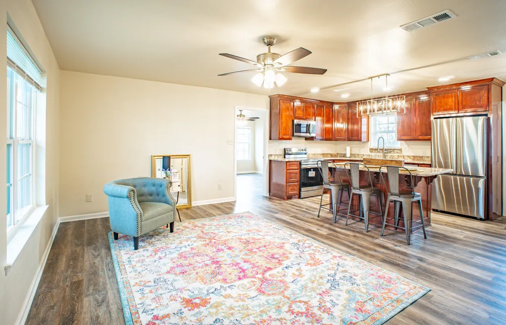 903 N Kaufman Mexia TX 76667