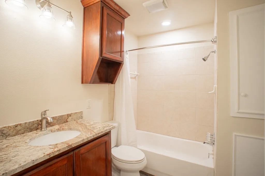 903 N Kaufman Mexia TX 76667