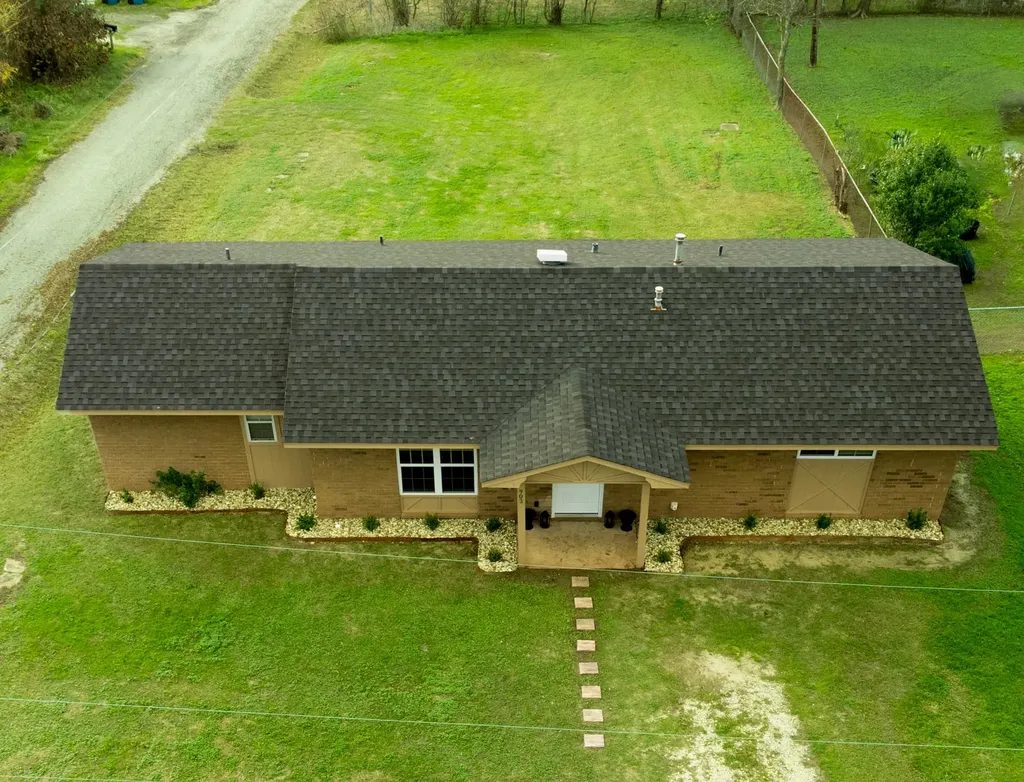 903 N Kaufman Mexia TX 76667