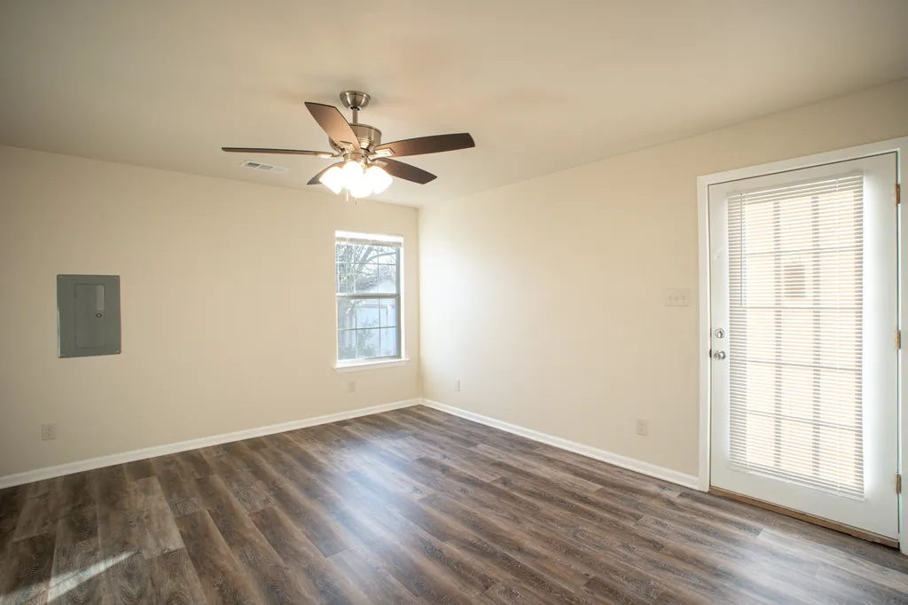 903 N Kaufman Mexia TX 76667
