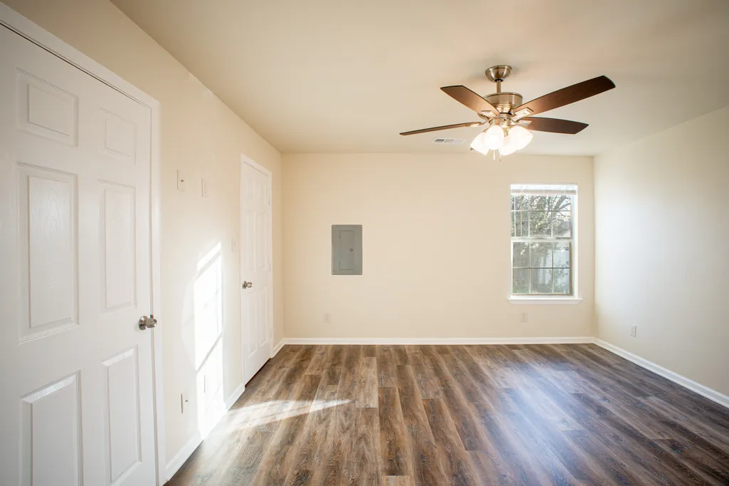 903 N Kaufman Mexia TX 76667