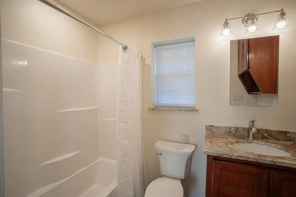 903 N Kaufman Mexia TX 76667