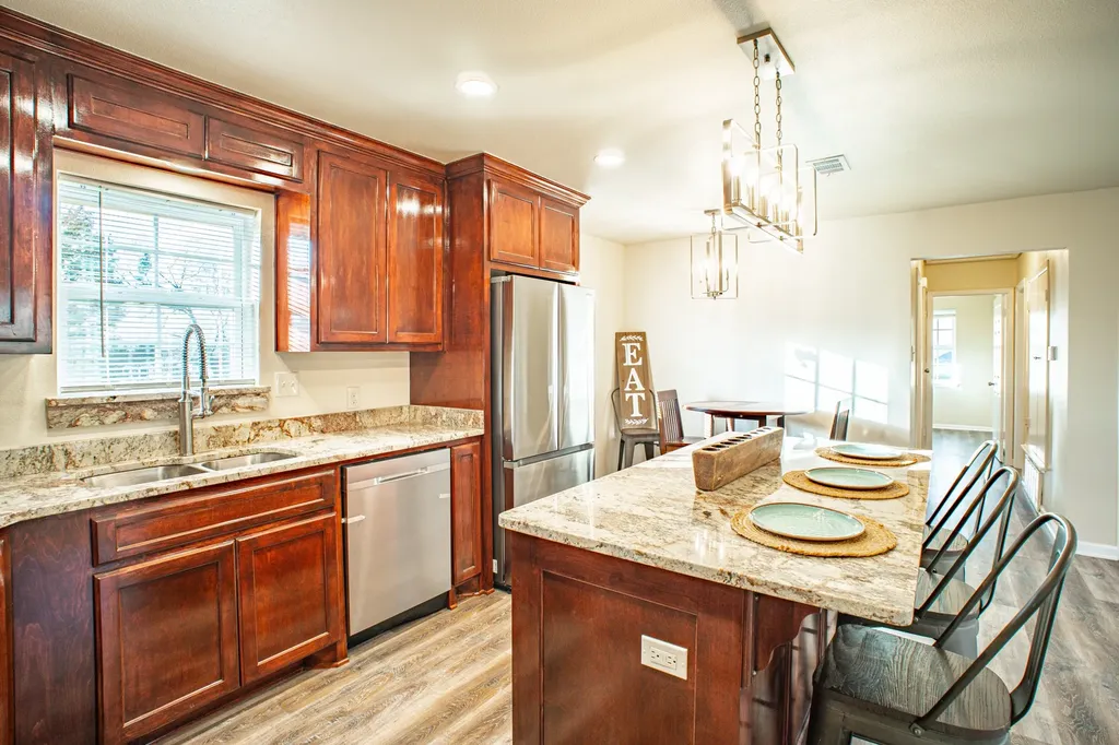 903 N Kaufman Mexia TX 76667