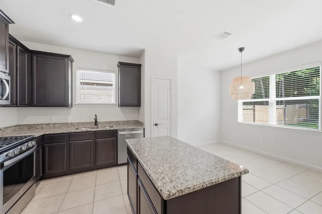 7707 Boulder Sunstone Lane Conroe TX 77304
